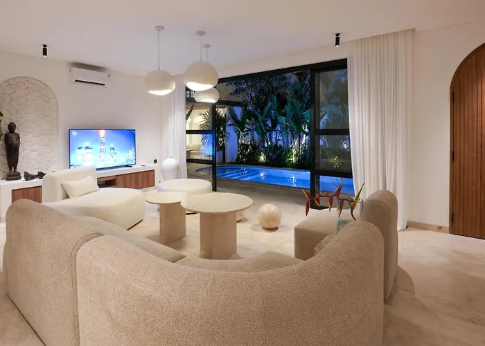 Julia Blanca Villa Kerobokan